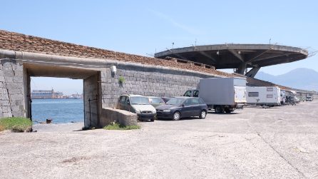 Il progetto per l'acquedotto romano dei Ponti Rossi di Napoli: piazzetta con alberi e panchine