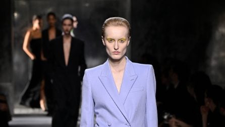 I look monocolore sono il must have per l'autunno 2025