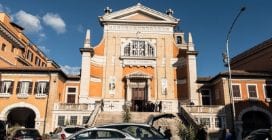 Le foto dai funerali di Peppe Vessicchio: Cuccarini e Zerbi per l'ultimo saluto