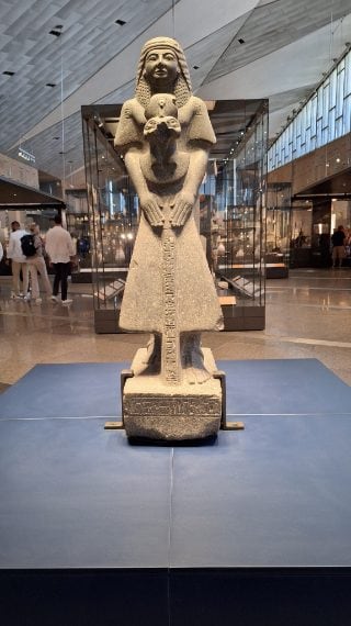 Statua del Supremo Sacerdote di Amon, Ramsesnakht, dal tempio di Karnak (XX dinastia, 1186-1069 a.C.) - ph Rosanna Pirelli