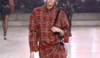 Look per Natale 2025, gli abiti e gli accessori tartan in fantasia scozzese