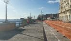 Nuovo Lungomare di Napoli, riapre il marciapiede: è più largo. Ma c'è il problema bancarelle
