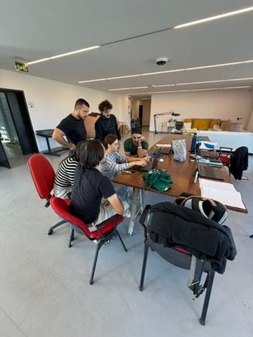 Parco archeologico di Sibari – Archeologi (e operai) al lavoro sul campo e in deposito