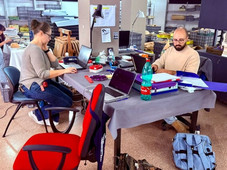 Parco archeologico di Sibari – Archeologi (e operai) al lavoro sul campo e in deposito