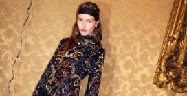 Abiti e accessori lucenti con paillettes, lurex e cristalli per Capodanno 2026