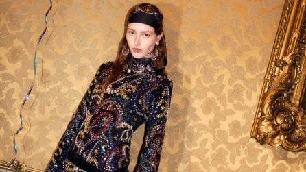 Abiti e accessori lucenti con paillettes, lurex e cristalli per Capodanno 2026