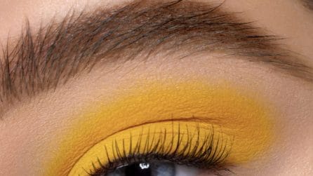Nel 2026 torna di tendenza l'ombretto colorato