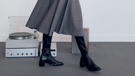 Come abbinare la gonna longuette con gli stivali