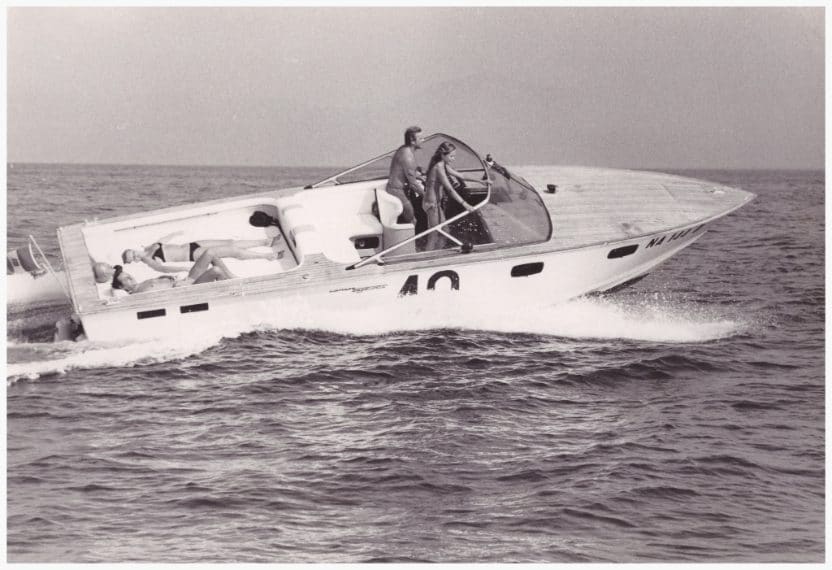 Foto dalla pagina Facebook Luciano De Crescenzo