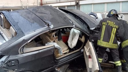 Incidente ad Agropoli, auto vola dal parapetto: morto un uomo, ferita gravemente la moglie