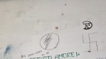 "Nazismo nostra fede", dopo la lista stupri nei bagni del Giulio Cesare svastiche e croci celtiche