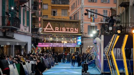 Festival di Sanremo 2026: i look dei big sul green carpet