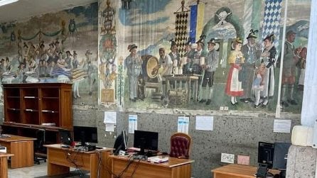 Ex Hotel de Londres di piazza Municipio, affreschi rovinati dalle infiltrazioni