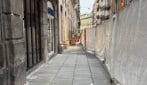 Rinasce via Toledo a Napoli, ecco la nuova pavimentazione con la pietra etnea