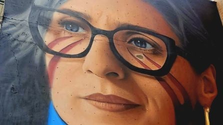 Il murale di Francesca Albanese fatto da Jorit a Barra: "Lei è un esempio per i giovani"