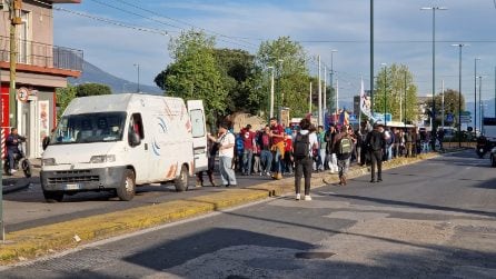 Corteo contro l'evento sulla remigrazione a Napoli, bloccato viale Maddalena