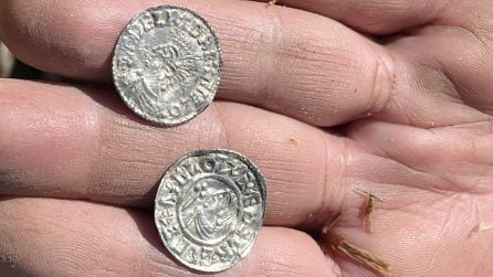 Le foto del più grande tesoro di monete dell'epoca vichinga