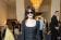 Sophie Thatcher in McQueen con borsa Delvaux