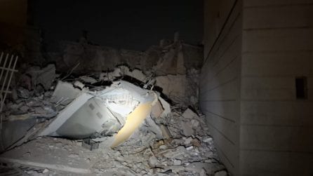 Crollo nella Vela Rossa di Scampia nella notte: i 300 sfollati stanno rientrando nelle case