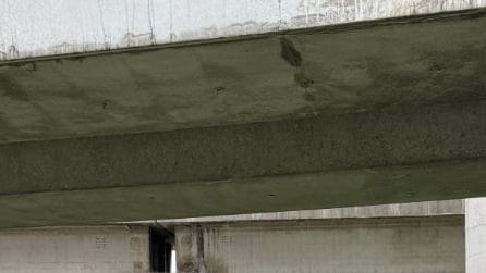 A Napoli la pietra vesuviana c'è ancora: è depositata sotto il ponte della metro