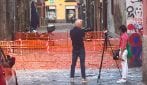 Crollano pietre nella strada dei baretti di Napoli, chiuso Vico Quercia
