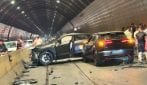 Danni alla Galleria Vittoria dopo l'incidente, scontro tra 3 veicoli: Lamborghini distrutta