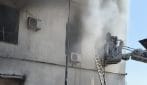 Nuovo incendio al palazzo di via Costantinopoli alle Mosche dopo un anno dal rogo