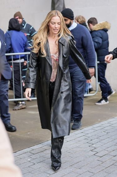 Margot Robbie in Burberry