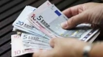 Prosegue crisi consumi, in arrivo batosta fiscale