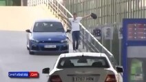 Deulofeu prende in giro Cristiano Ronaldo, imitando i suoi goal