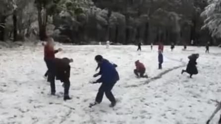 Rigido inverno in Australia, la città di Ballarat sotto la neve
