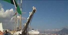 Al grido “Free Palestine” Napoli accoglie il veliero Estelle