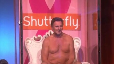 Liam Neeson nudo per la lotta contro il cancro al seno