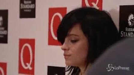 Lily Allen sostiene il diritto delle donne all’aborto