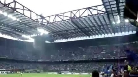 Paolo Bonolis annuncia la formazione dell'inter campione d'Italia