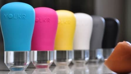 Hamish Dobbie inventa Yolkr per separare il tuorlo dall'albume