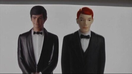 Business dei matrimoni: la pubblicità punta su gay e lesbiche
