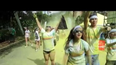 Color Run, la corsa più colorata dell'estate passa da Medellin