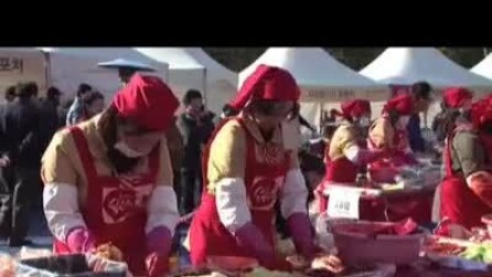 Seul, tremila donne preparano il piatto tradizionale sudcoreano
