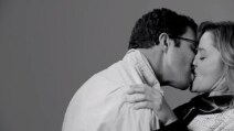Quanto è bello il primo bacio, le reazioni di 20 sconosciuti