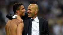Il Real Madrid vince l'11esima Champions League, Zidane e Cristiano Ronaldo si abbracciano
