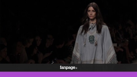 Etro: la donna libera che ama viaggiare