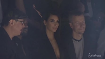 Arrivano tardi alla sfilata di Lavin, fischiati Kim Kardashian e Kanye West