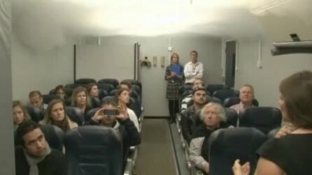 Come abbandonare l'aereo in caso di disastro, la simulazione di British Airways