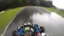 Spettacolo sul kart: una gara "bagnata"