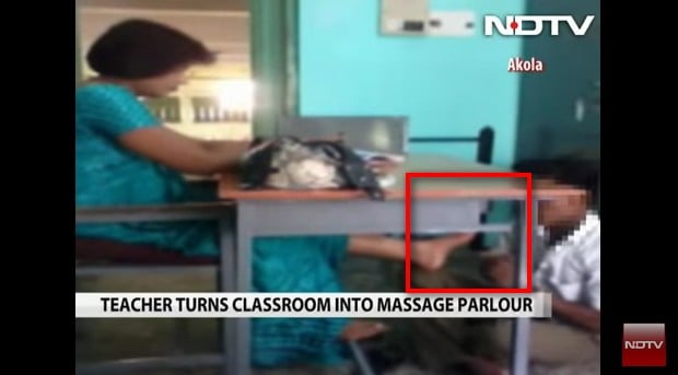VIDEO PROFESSORESSA PALPEGGIATA SCARICA