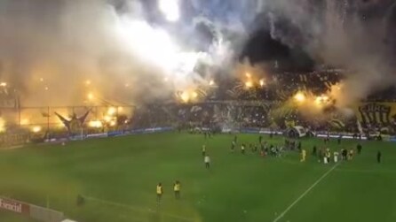 Argentina, i tifosi del Rosario Central danno spettacolo dopo la vittoria nel derby