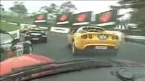 Traiettorie impossibili e sorpassi da campione: una partenza magnifica al Bathurst
