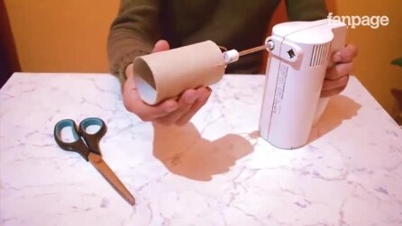 Coloca um rolo de papel higiênico na haste da batedeira: o motivo é brilhante