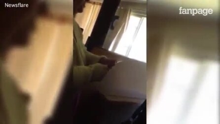 Quando a neta mostra o que tem no braço, a avó fica chocada